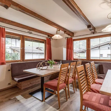 Holiday home Gaensebluemchen