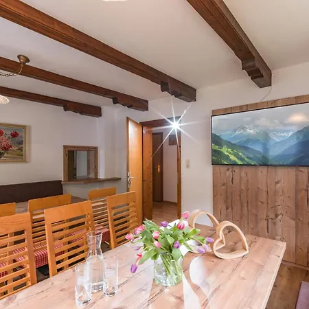 Holiday home Gaensebluemchen